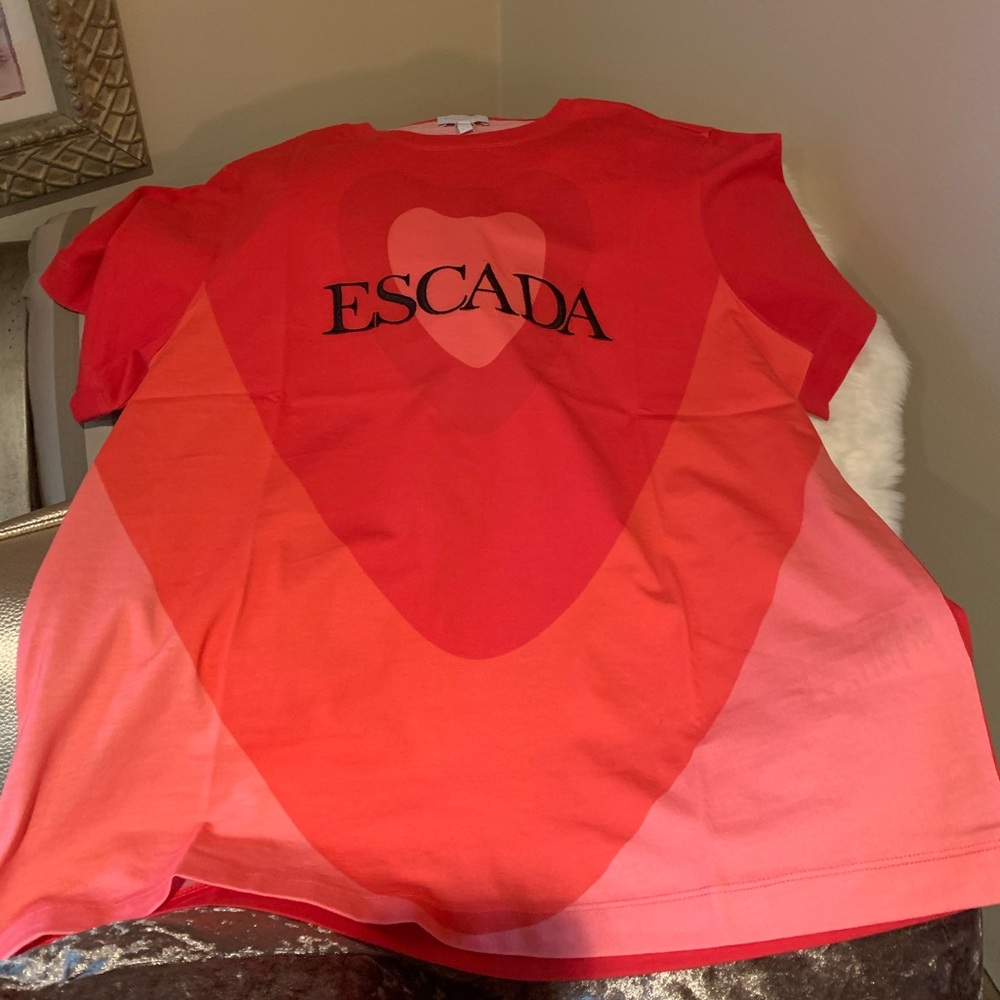Escape Tee😍